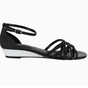 NWT!! Easy Street Alive @ 5 Black Glitter Sandal